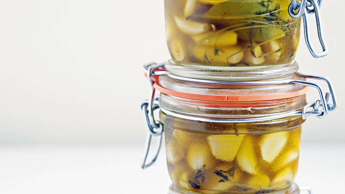 Edible Gifts: Garlic Confit