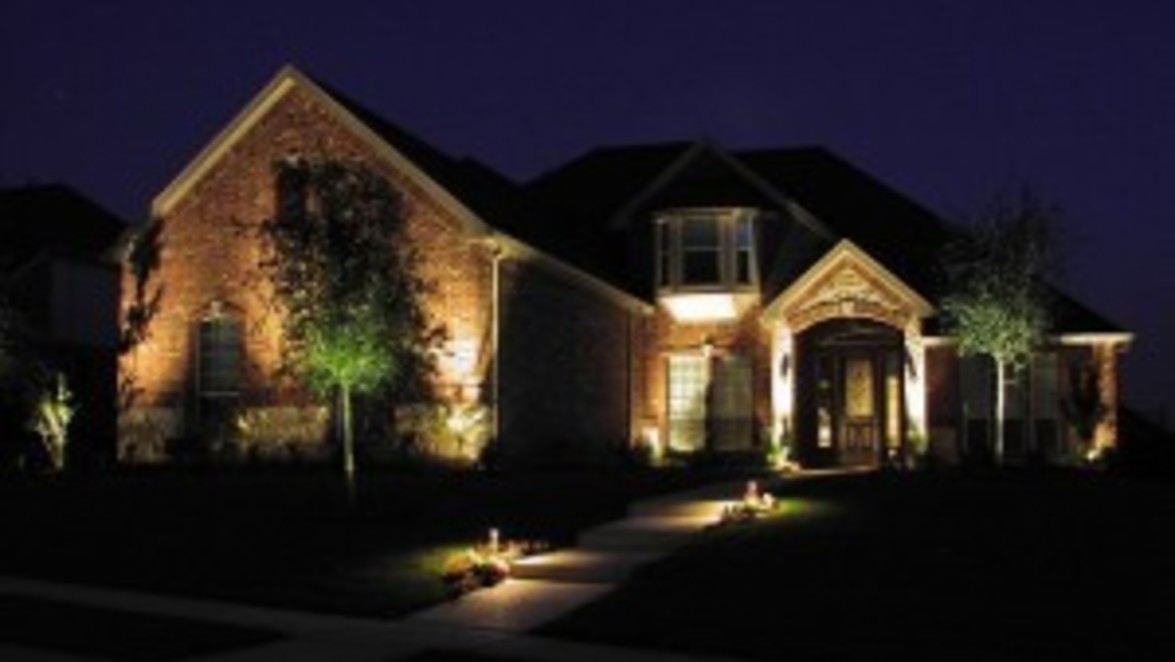 Landscape Lighting will Protect your Home from Burglars!